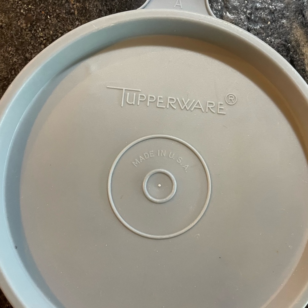 Two Small Tupperware Lids - Picture 3 of 5